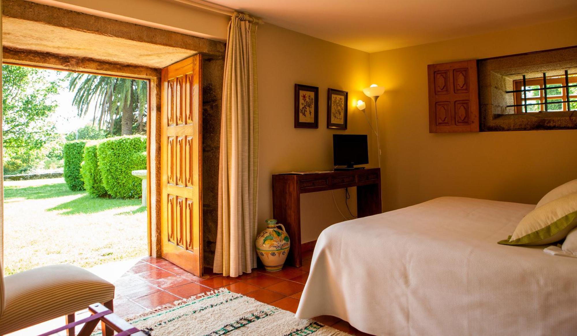 Pazo Da Touza Guest House นีกรัน ภายนอก รูปภาพ